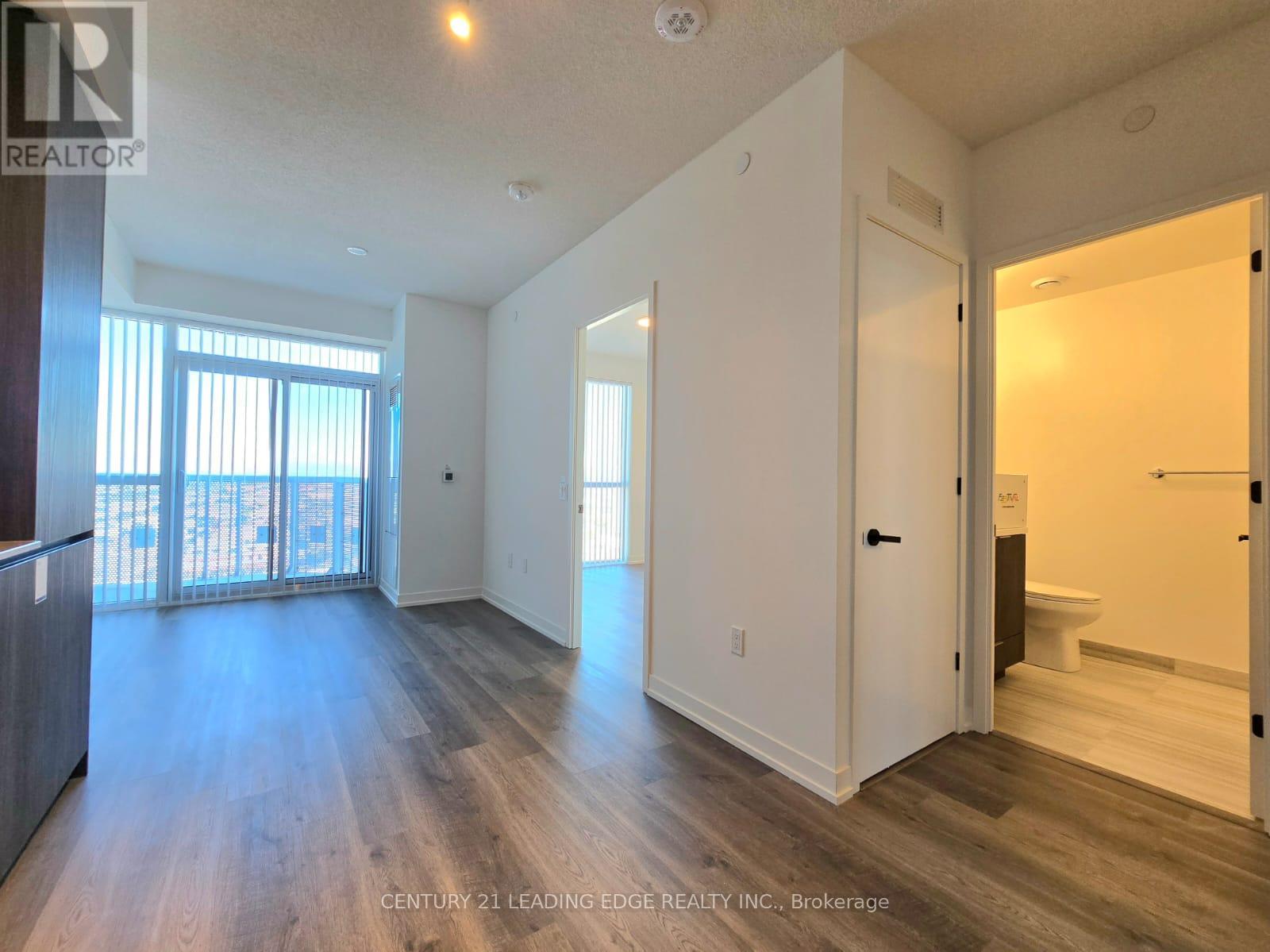 3305 - 8 Interchange Way, Vaughan, Ontario  L4K 5Z7 - Photo 2 - N12598772