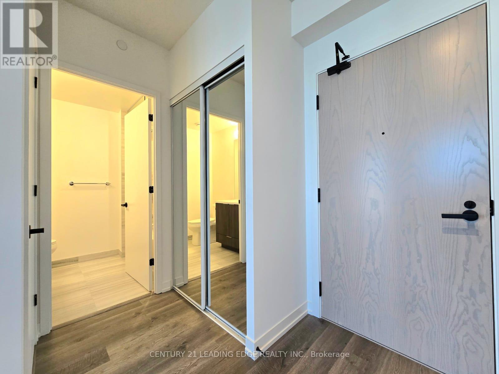 3305 - 8 Interchange Way, Vaughan, Ontario  L4K 5Z7 - Photo 3 - N12598772