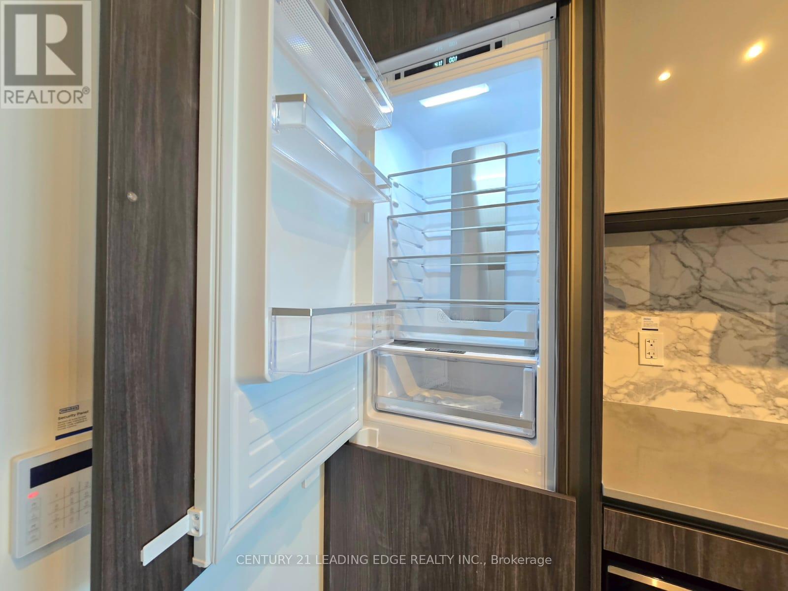 3305 - 8 Interchange Way, Vaughan, Ontario  L4K 5Z7 - Photo 5 - N12598772