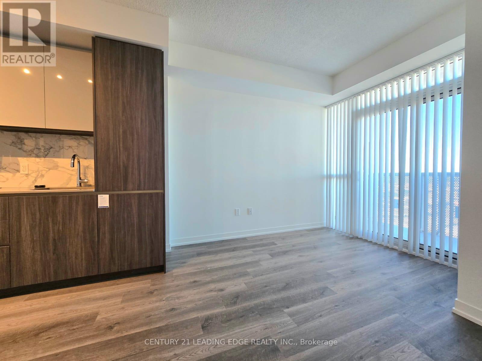 3305 - 8 Interchange Way, Vaughan, Ontario  L4K 5Z7 - Photo 7 - N12598772
