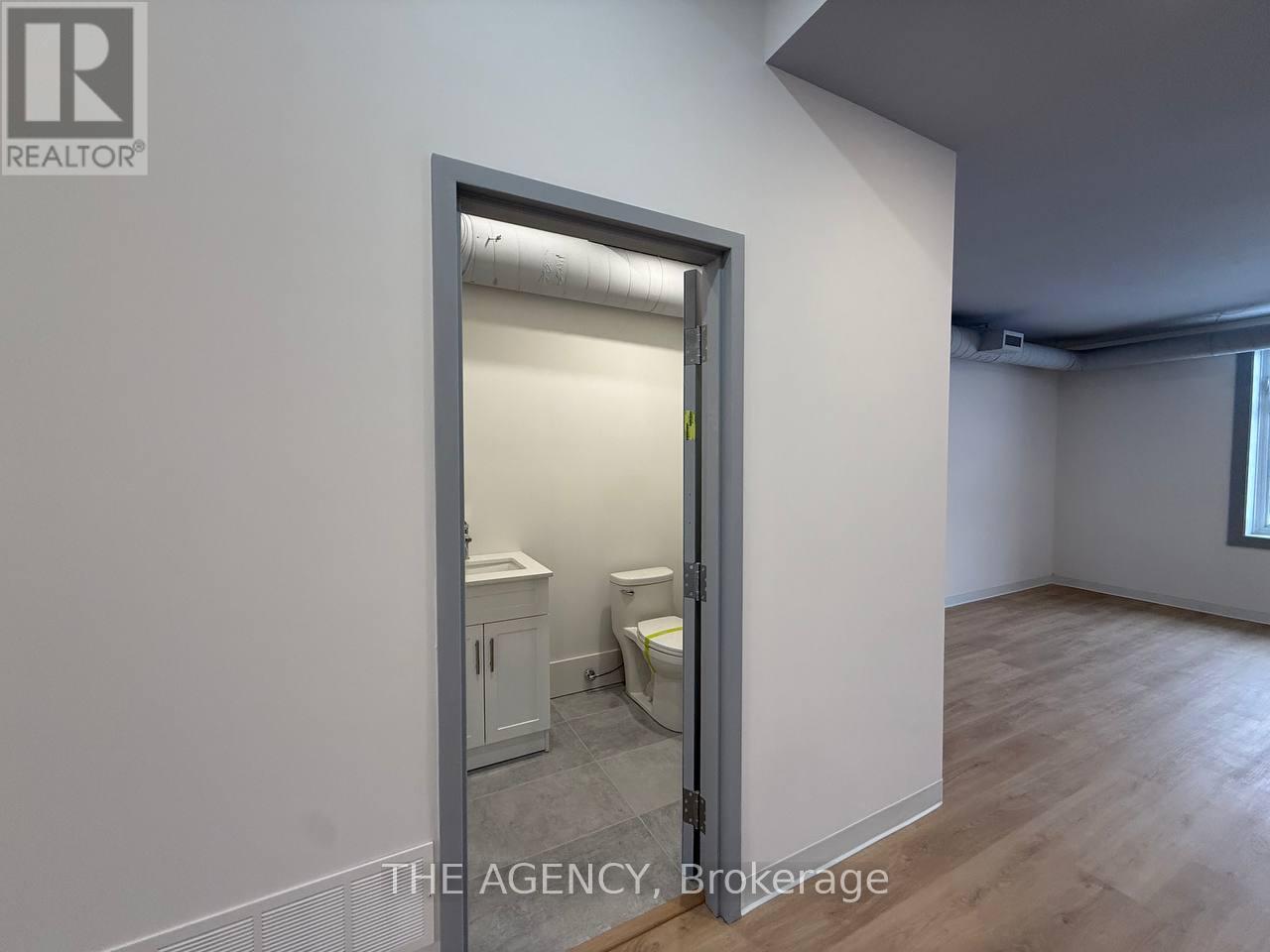 2nd - 221 Main Street S, Newmarket, Ontario  L3Y 3Y9 - Photo 6 - N12598786