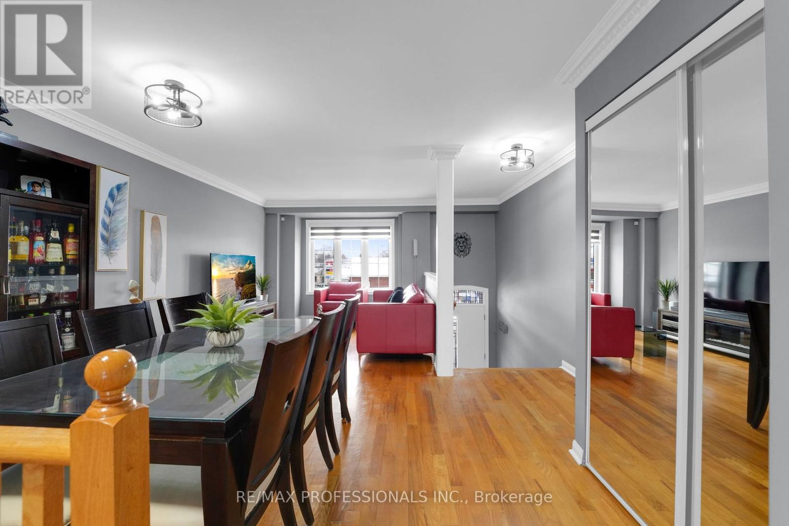 6 Lilac Avenue, Toronto, Ontario  M9M 1G3 - Photo 15 - W12598288