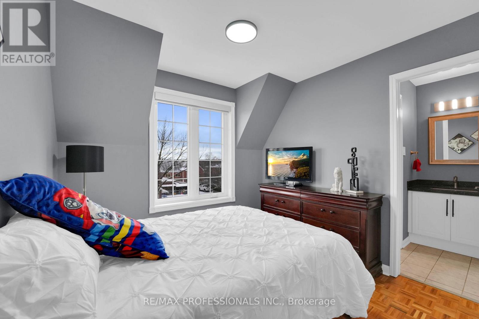 6 Lilac Avenue, Toronto, Ontario  M9M 1G3 - Photo 34 - W12598288