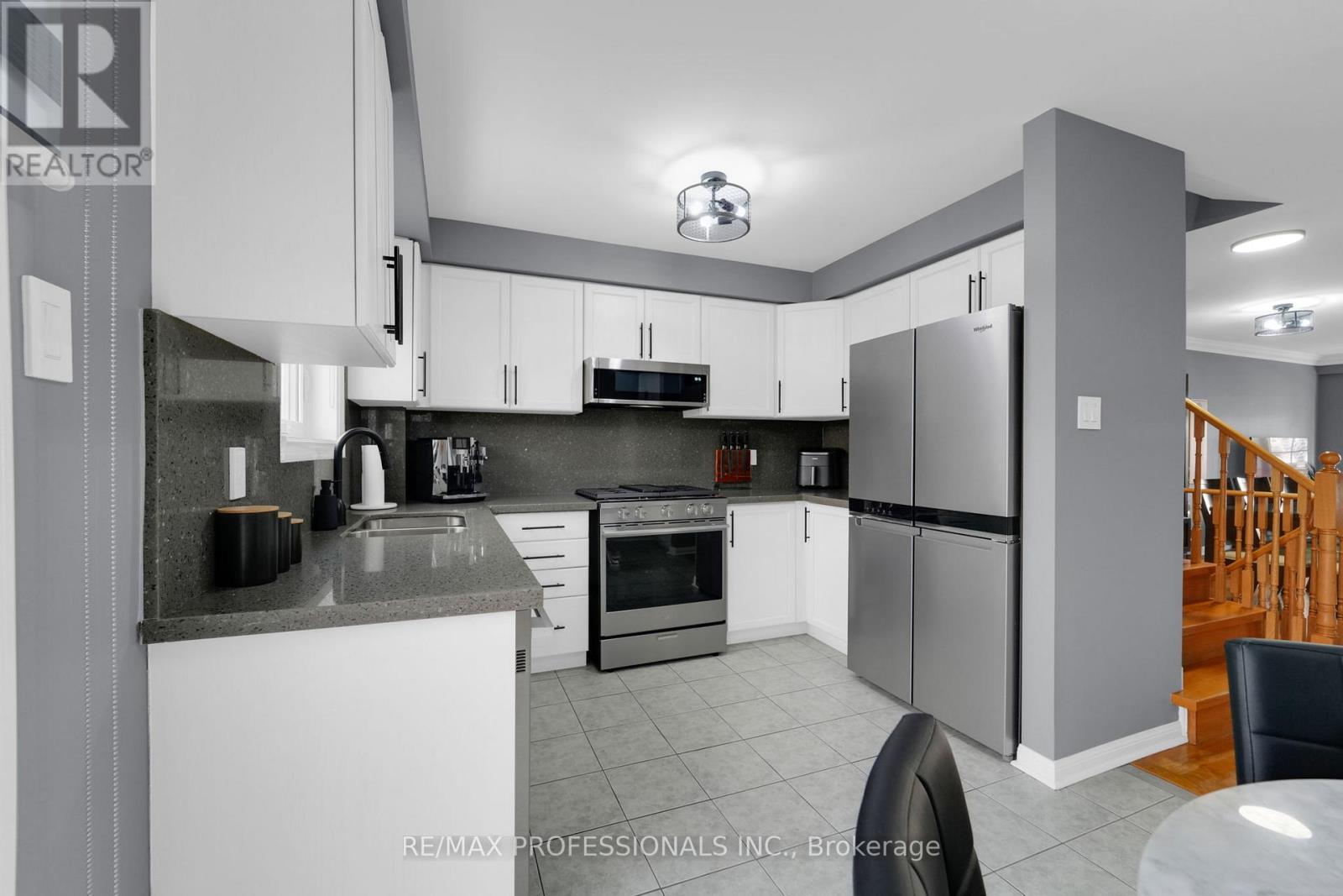 6 Lilac Avenue, Toronto, Ontario  M9M 1G3 - Photo 23 - W12598288