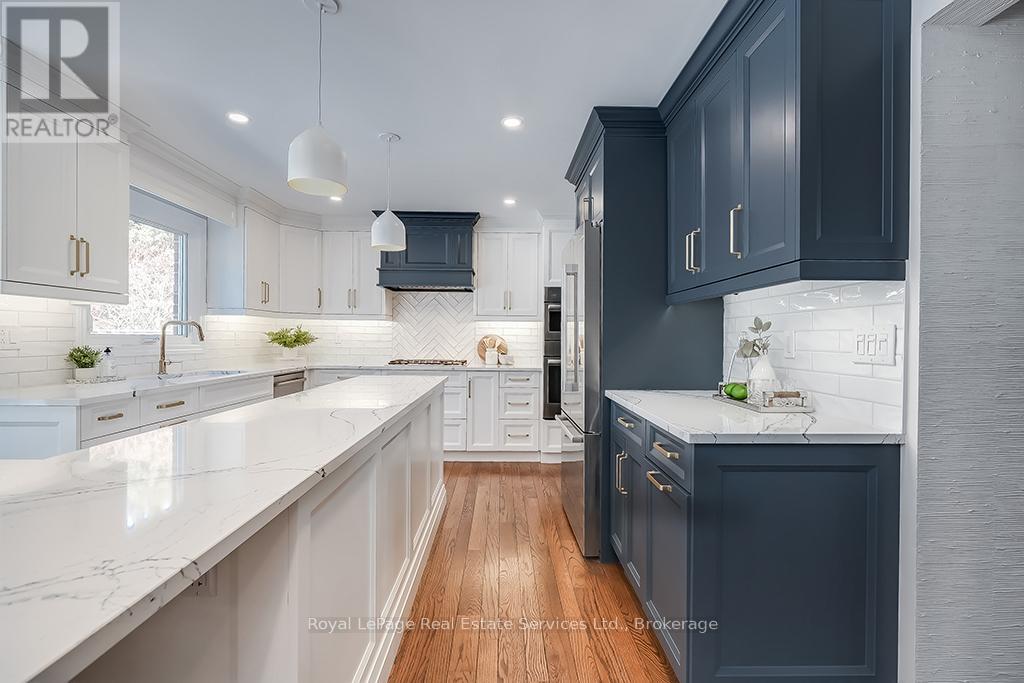 1225 Old Post Drive, Oakville, Ontario  L6M 1A5 - Photo 18 - W12598936