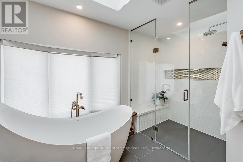 1225 Old Post Drive, Oakville, Ontario  L6M 1A5 - Photo 30 - W12598936