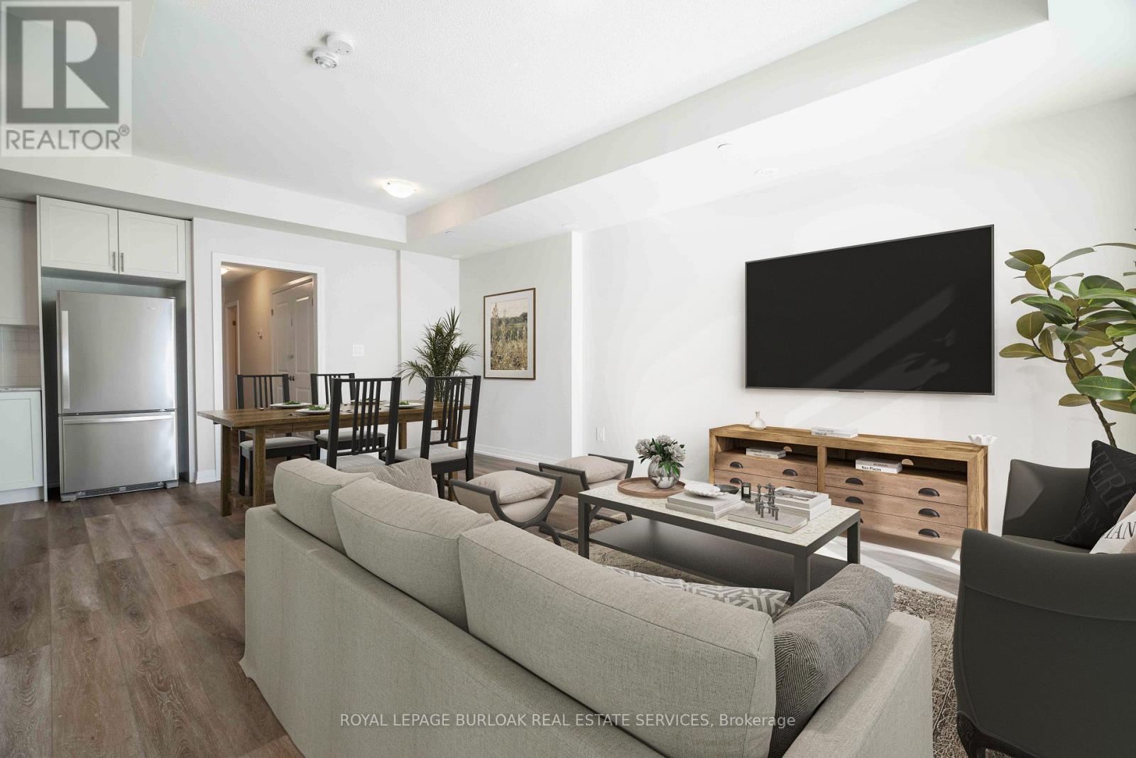 126 - 1585 Rose Way, Milton, Ontario  L9E 1N4 - Photo 2 - W12598622