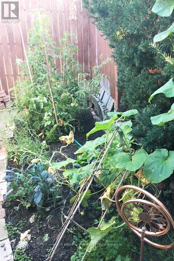 97 Livingstone Avenue, Toronto, Ontario  M6E 2L7 - Photo 13 - W12598660