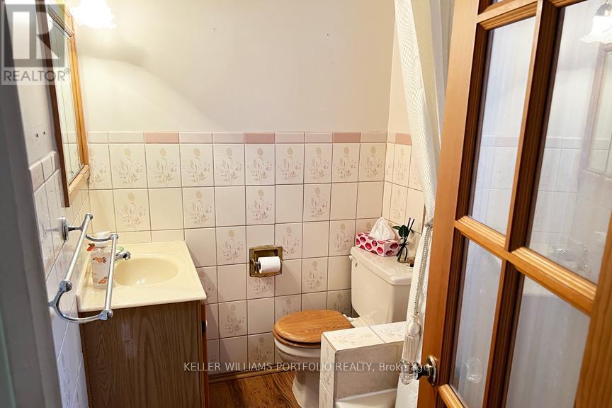 97 Livingstone Avenue, Toronto, Ontario  M6E 2L7 - Photo 8 - W12598660