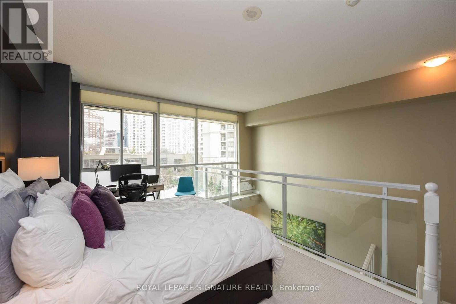 304 - 225 Webb Drive, Mississauga, Ontario  L5B 4P2 - Photo 17 - W12598682