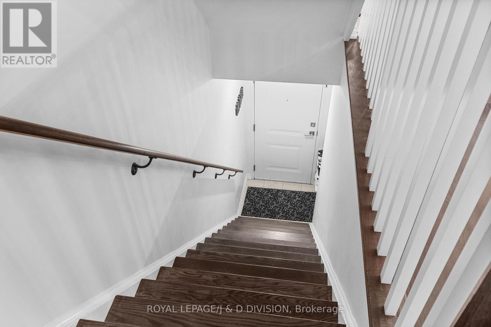 Th4 - 120 Long Branch Avenue, Toronto, Ontario M8W 0B1 - Photo 35 - W12598702