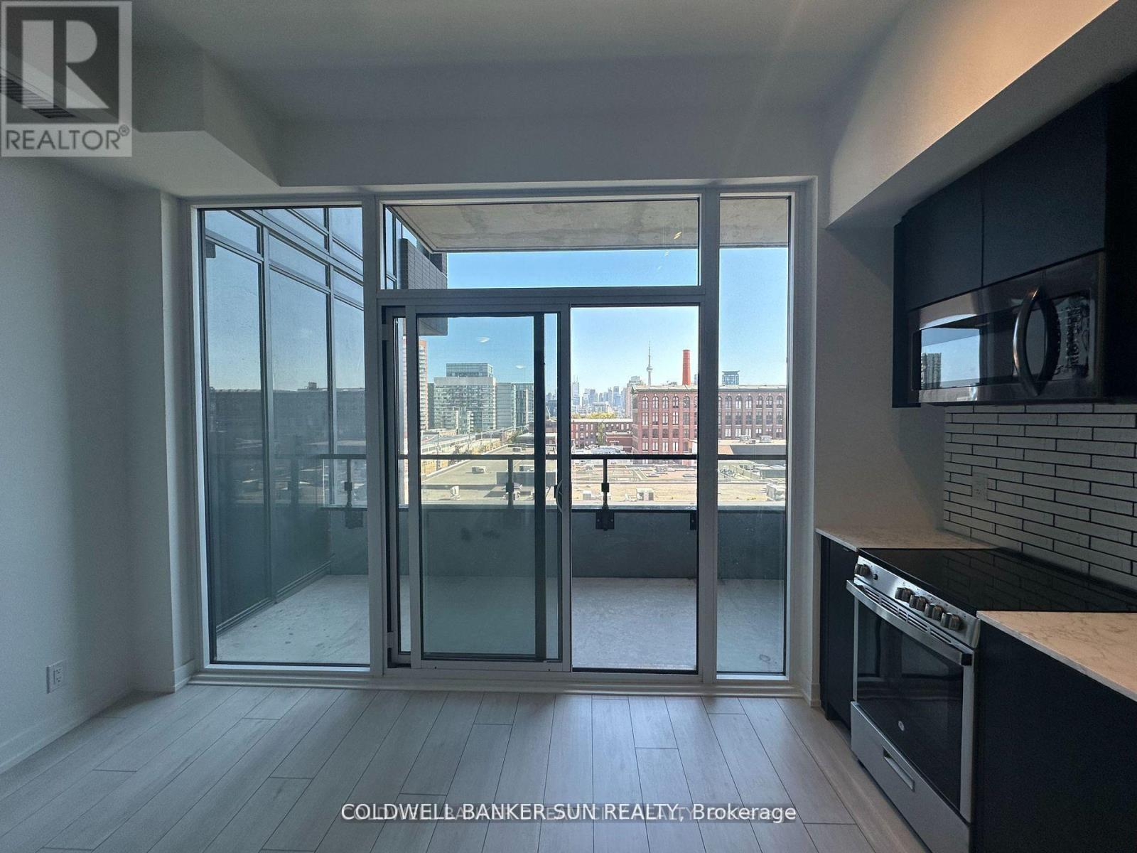 525 - 270 Dufferin Street S, Toronto, Ontario  M6K 1Z6 - Photo 10 - W12598728