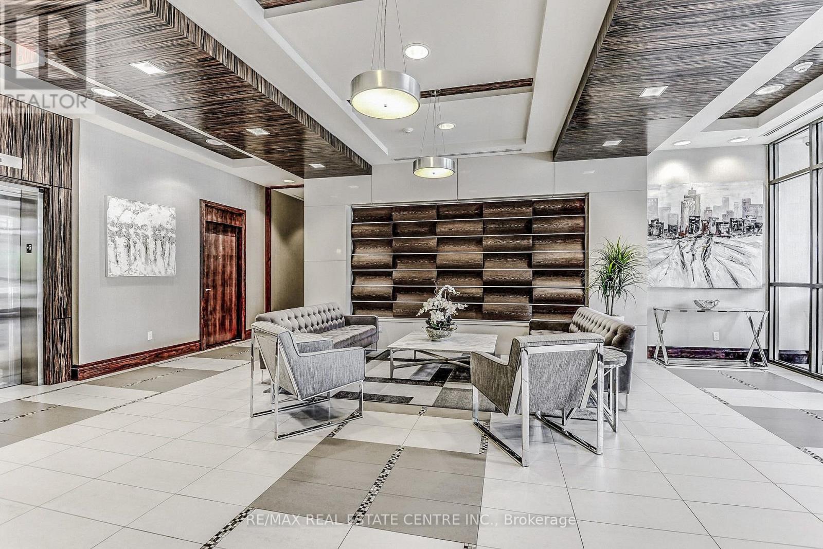 601 - 339 Rathburn Road W, Mississauga, Ontario L5B 0K6 - Photo 2 - W12598734