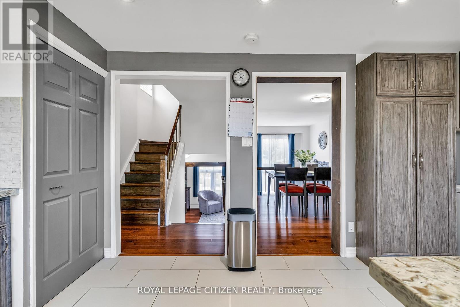 7567 Wildfern Drive, Mississauga, Ontario  L4T 3P7 - Photo 17 - W12598808