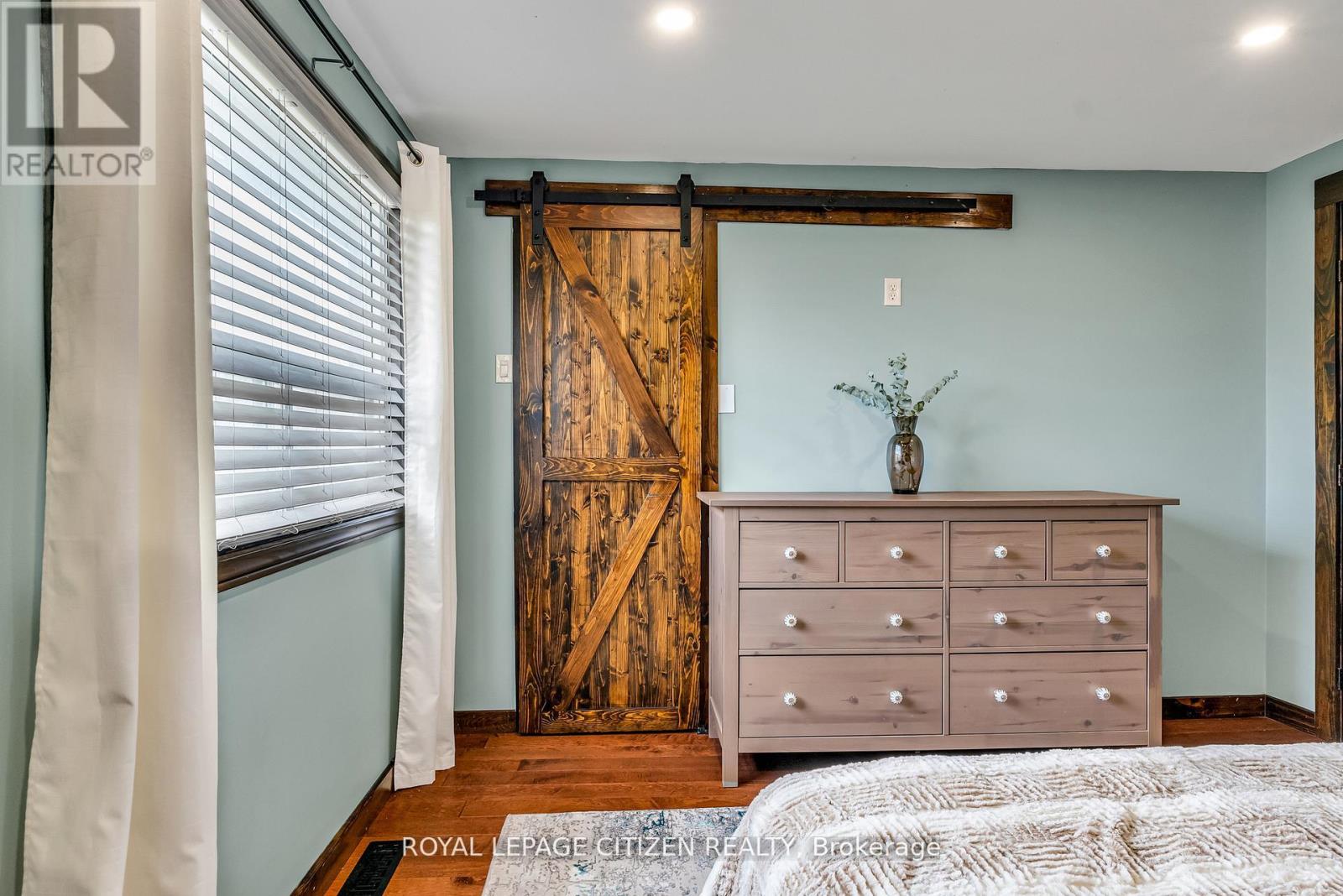 7567 Wildfern Drive, Mississauga, Ontario  L4T 3P7 - Photo 20 - W12598808