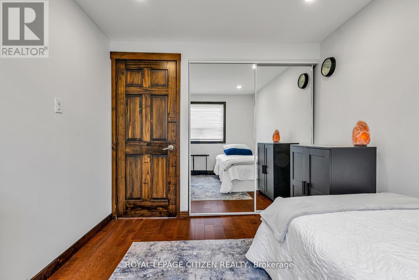 7567 Wildfern Drive, Mississauga, Ontario  L4T 3P7 - Photo 22 - W12598808