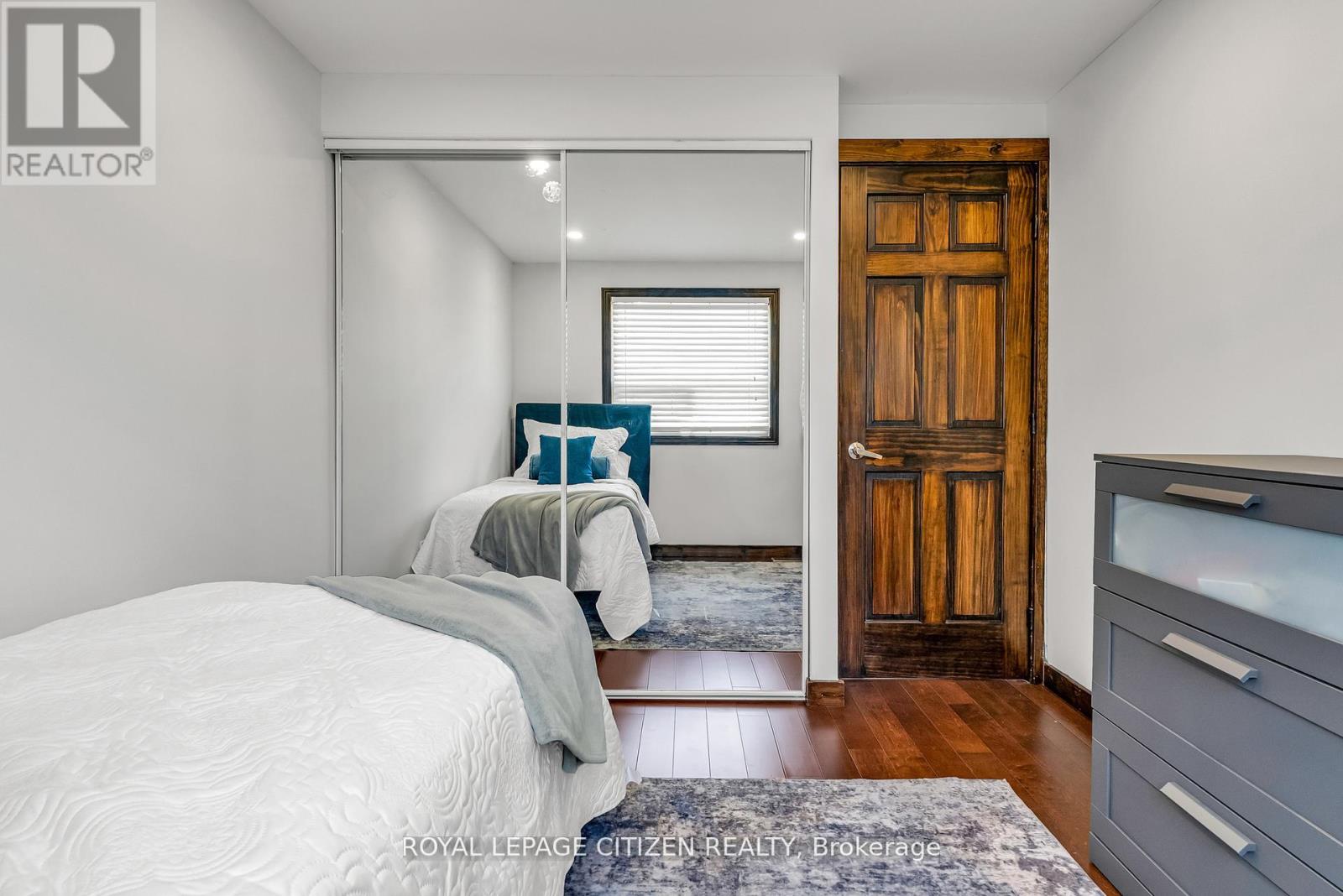 7567 Wildfern Drive, Mississauga, Ontario  L4T 3P7 - Photo 23 - W12598808