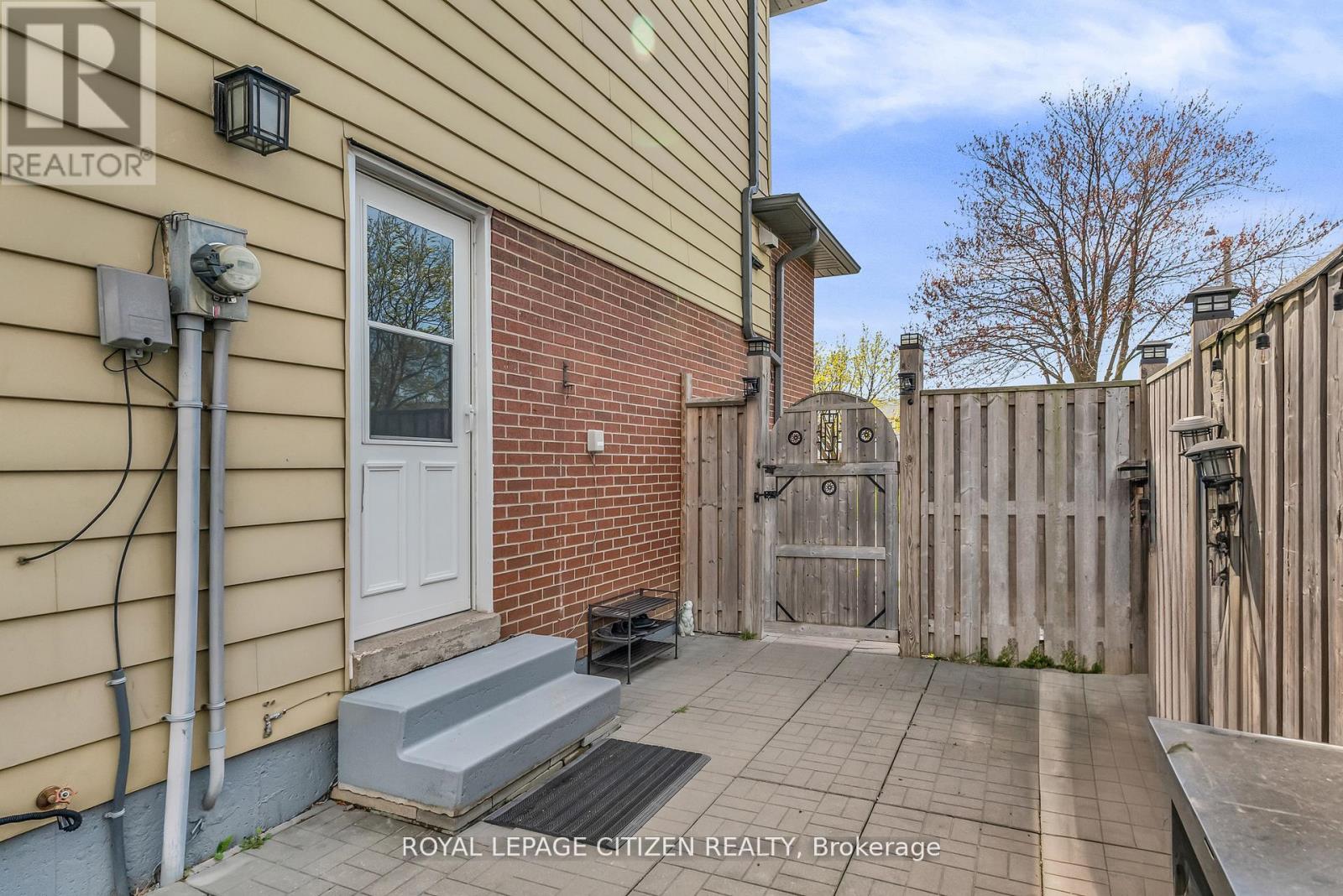 7567 Wildfern Drive, Mississauga, Ontario  L4T 3P7 - Photo 27 - W12598808