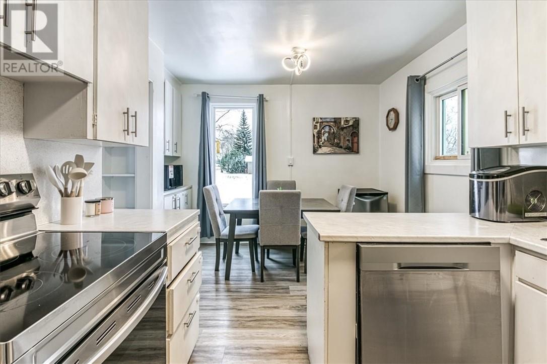 4 Balsam Street, Copper Cliff, Ontario  P0M 1N0 - Photo 14 - 2125824