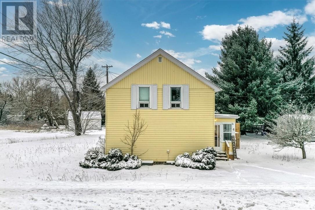 4 Balsam Street, Copper Cliff, Ontario  P0M 1N0 - Photo 6 - 2125824