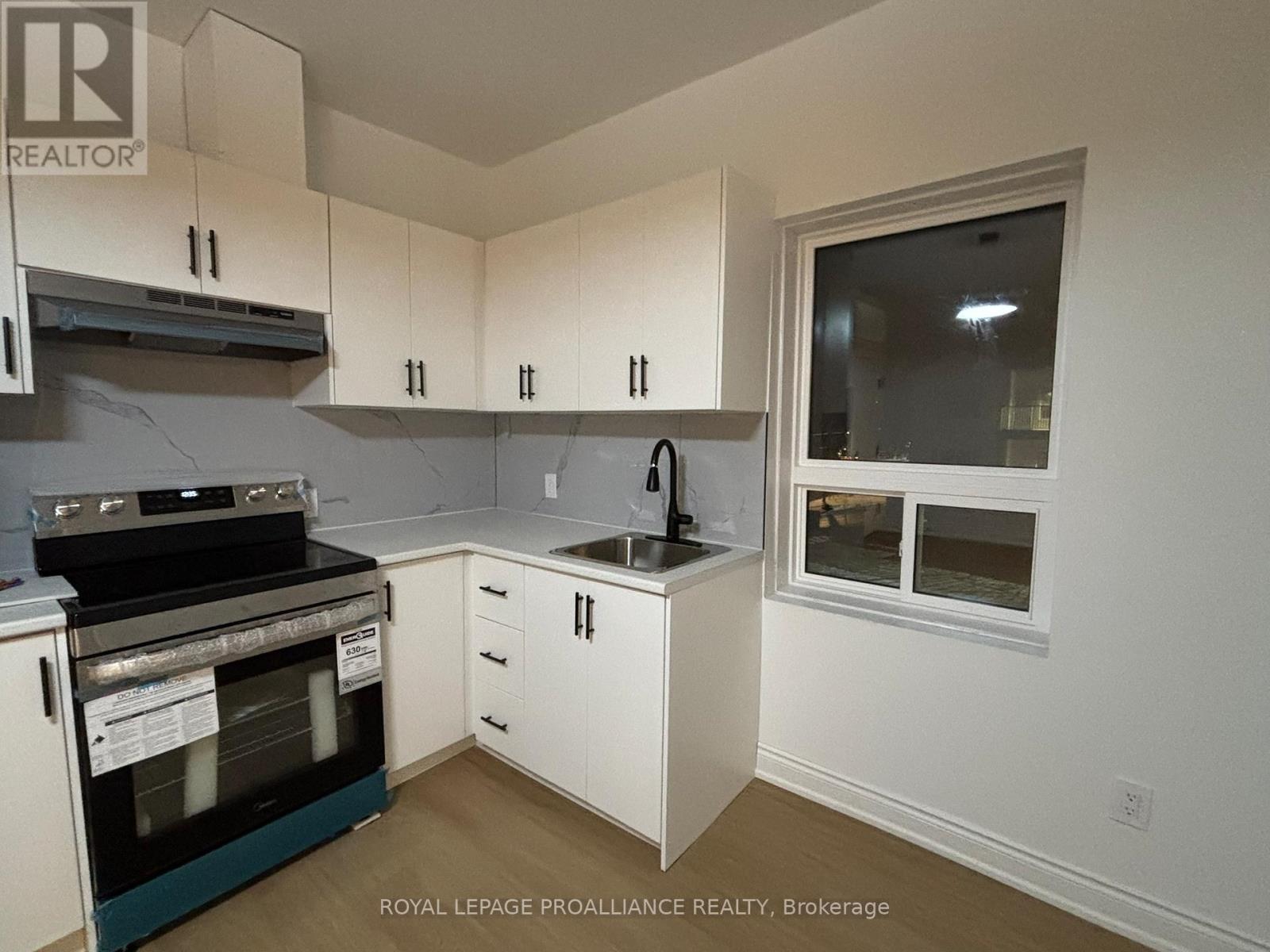 #2 - 380 Park Street N, Peterborough, Ontario  K9H 4P8 - Photo 6 - X12598932