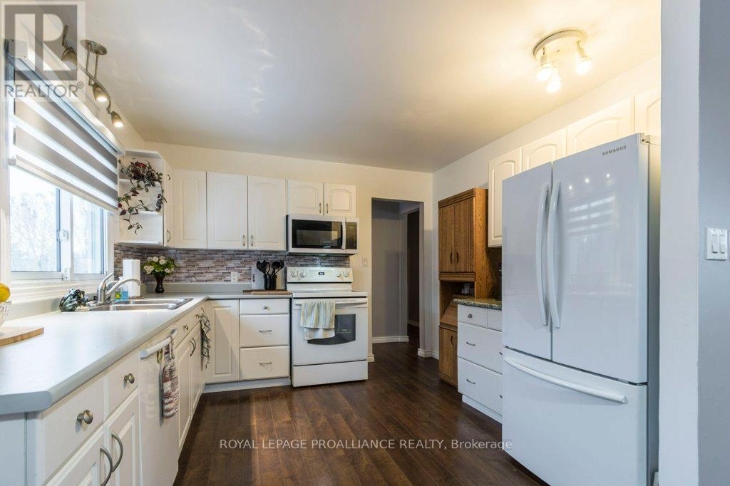 306 South Trent Street, Quinte West, Ontario  K0K 2C0 - Photo 10 - X12598944