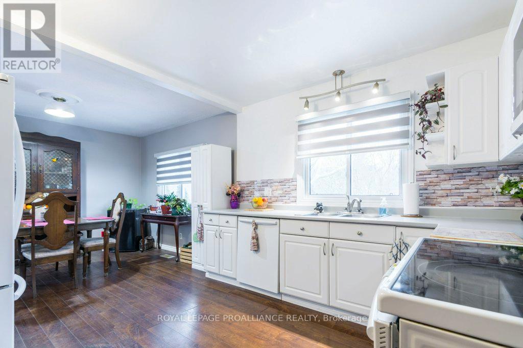 306 South Trent Street, Quinte West, Ontario  K0K 2C0 - Photo 13 - X12598944