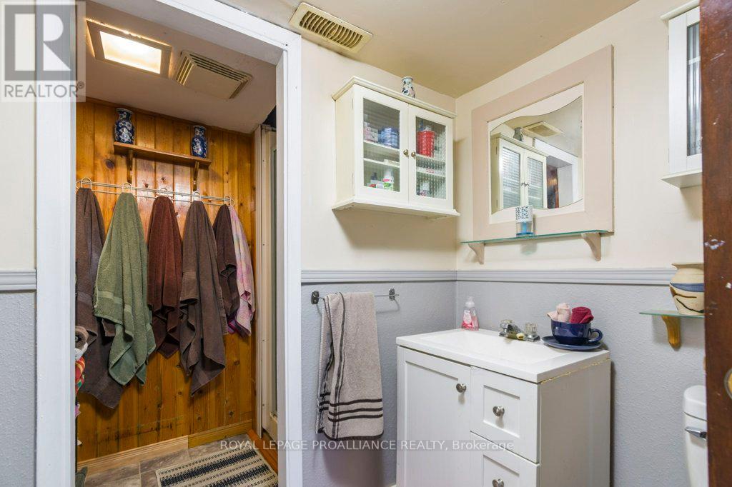 306 South Trent Street, Quinte West, Ontario  K0K 2C0 - Photo 27 - X12598944