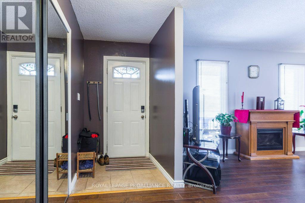 306 South Trent Street, Quinte West, Ontario  K0K 2C0 - Photo 4 - X12598944