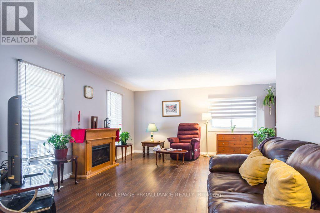 306 South Trent Street, Quinte West, Ontario  K0K 2C0 - Photo 5 - X12598944