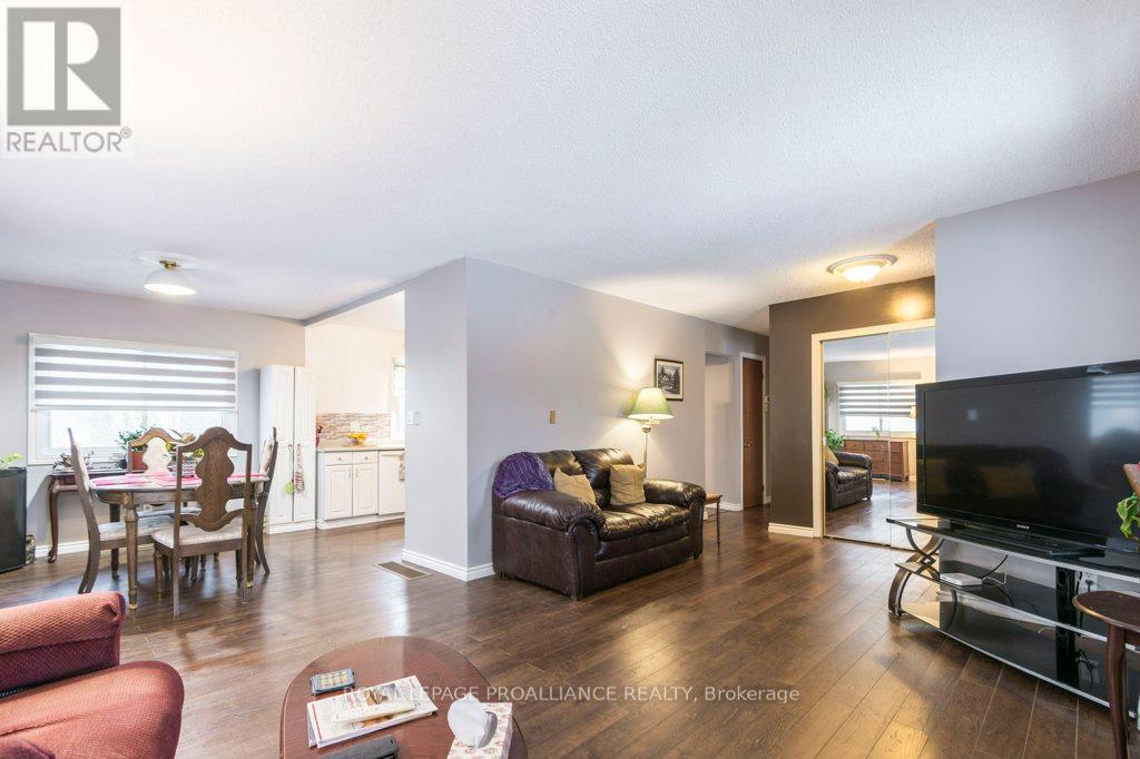 306 South Trent Street, Quinte West, Ontario  K0K 2C0 - Photo 7 - X12598944