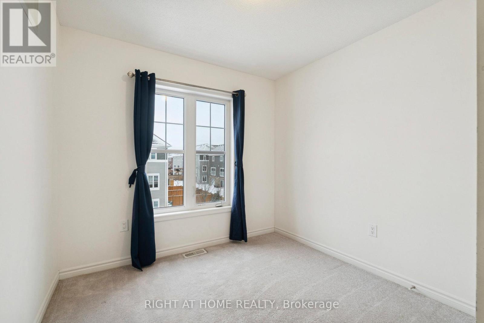 46 Village Gate Drive, Wasaga Beach, Ontario  L9Z 0J7 - Photo 32 - S12594116