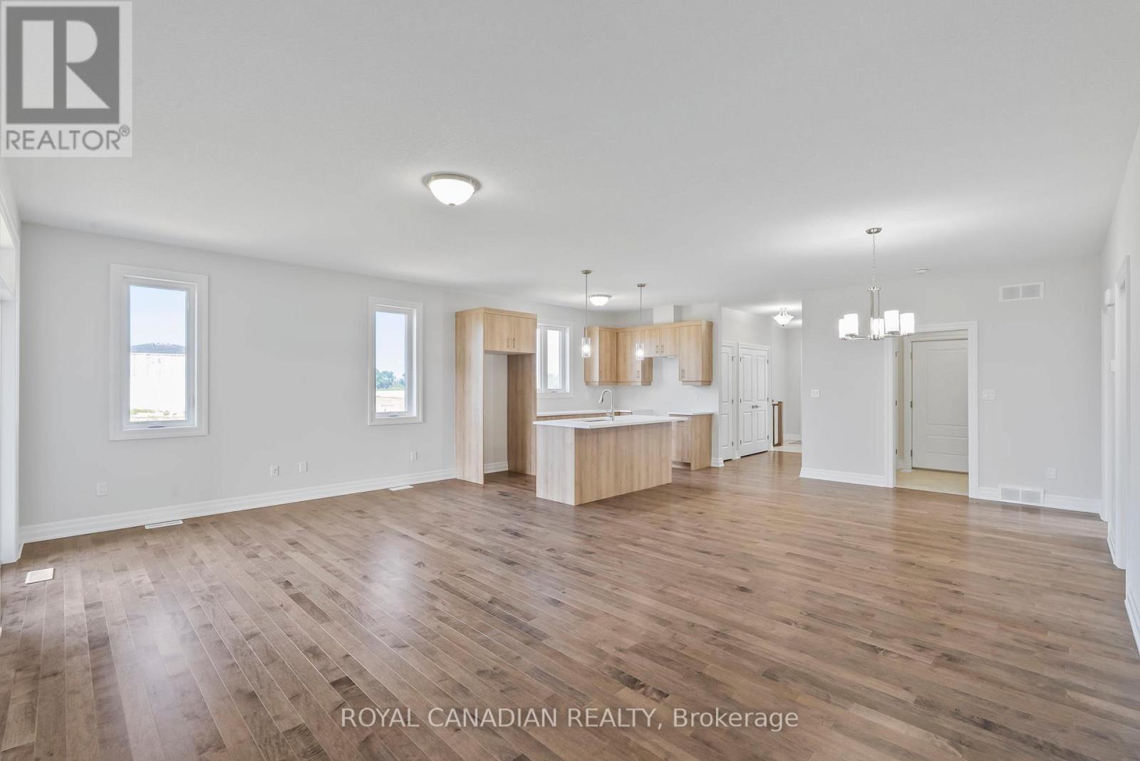 376 Hawthorne Street, Saugeen Shores, Ontario  N0H 2C3 - Photo 19 - X12451849