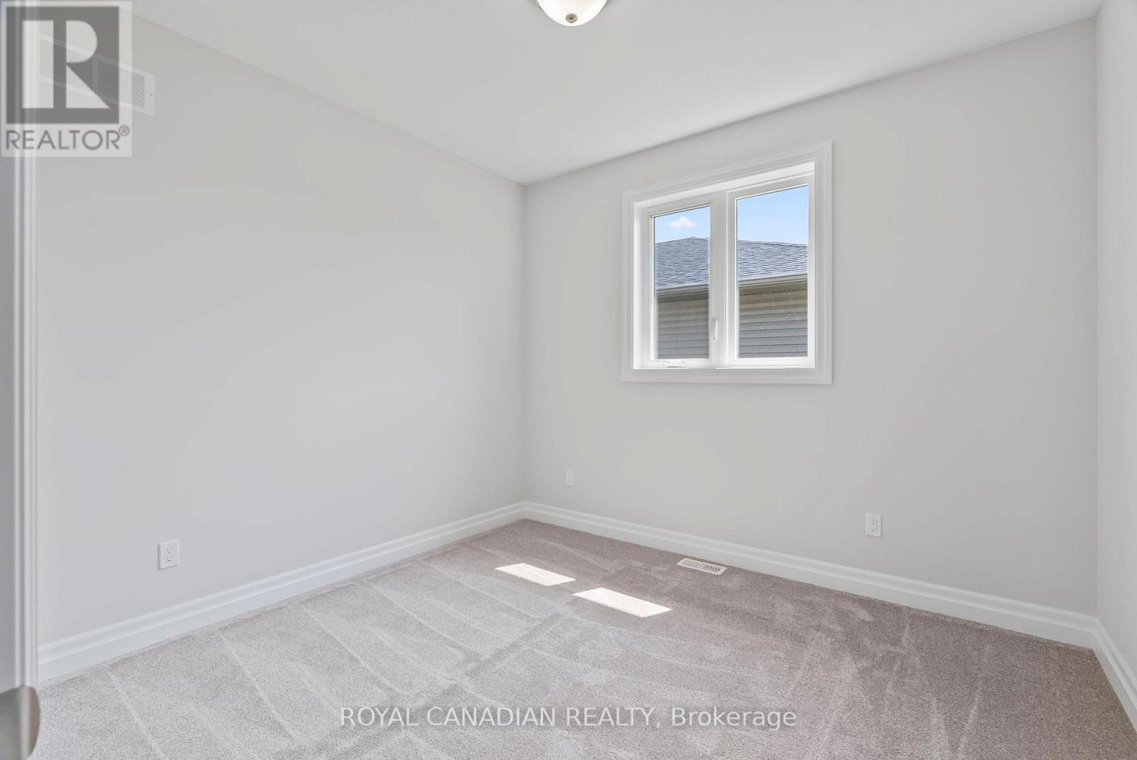 376 Hawthorne Street, Saugeen Shores, Ontario  N0H 2C3 - Photo 24 - X12451849