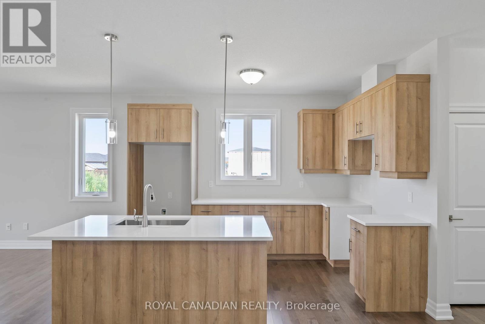 376 Hawthorne Street, Saugeen Shores, Ontario  N0H 2C3 - Photo 14 - X12451849