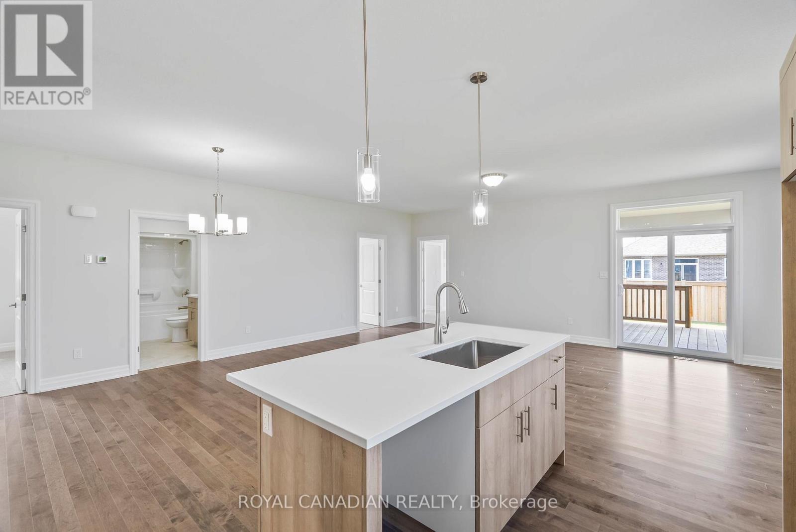 376 Hawthorne Street, Saugeen Shores, Ontario  N0H 2C3 - Photo 16 - X12451849