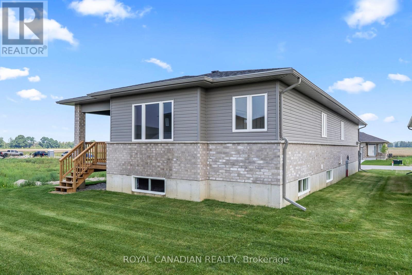 376 Hawthorne Street, Saugeen Shores, Ontario  N0H 2C3 - Photo 35 - X12451849