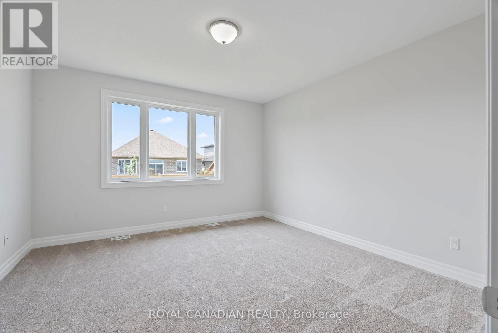 376 Hawthorne Street, Saugeen Shores, Ontario  N0H 2C3 - Photo 25 - X12451849