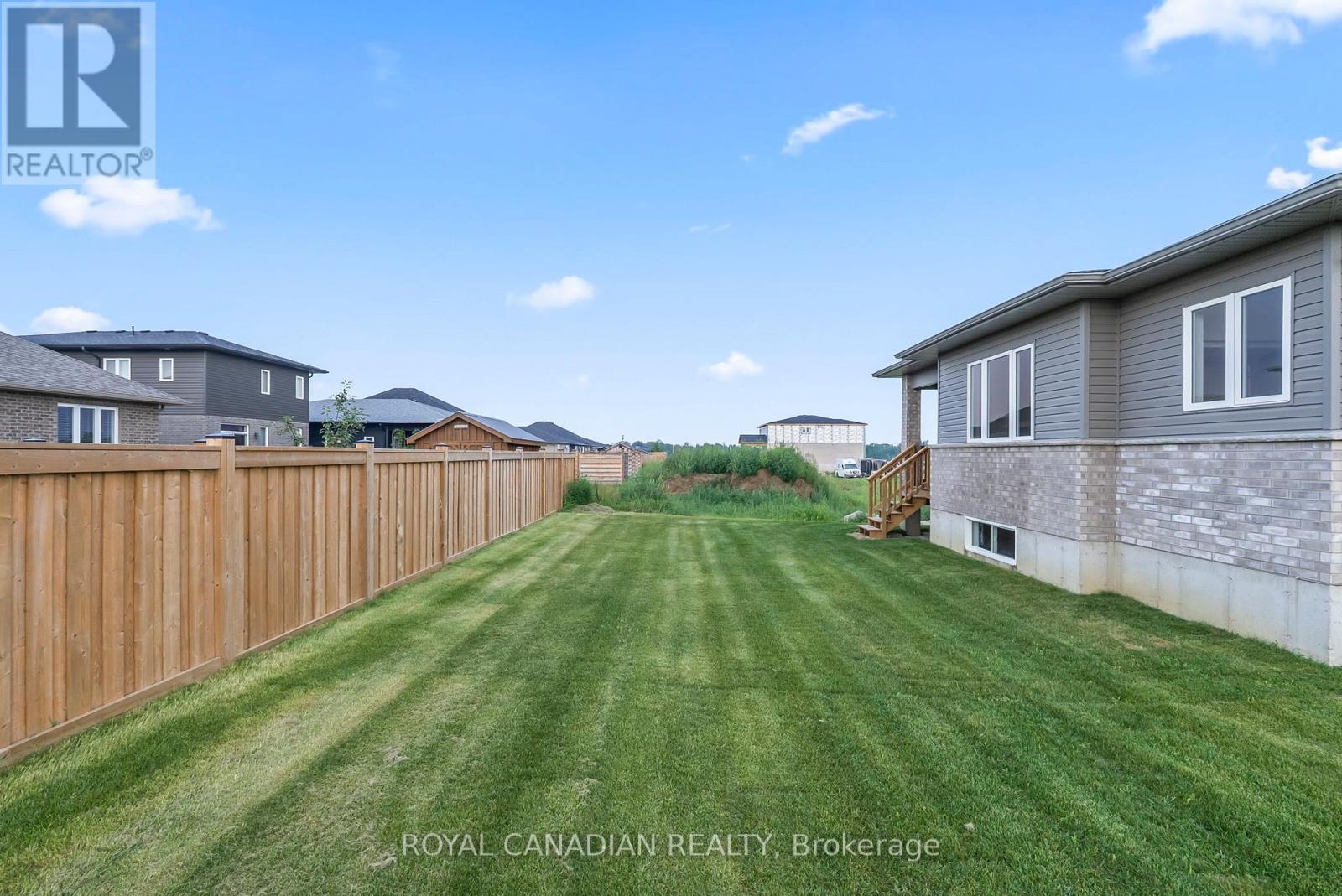 376 Hawthorne Street, Saugeen Shores, Ontario  N0H 2C3 - Photo 37 - X12451849