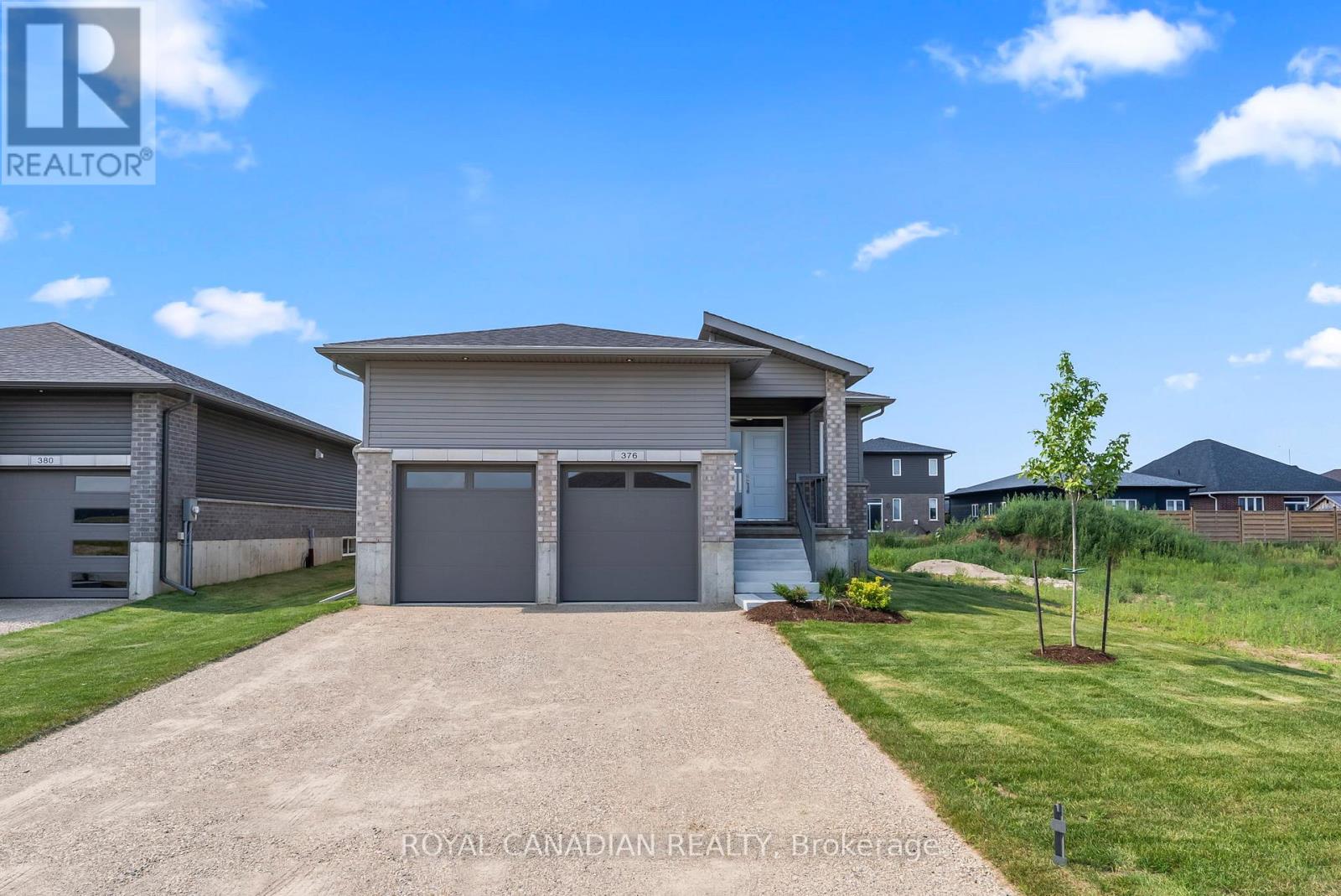 376 Hawthorne Street, Saugeen Shores, Ontario  N0H 2C3 - Photo 2 - X12451849