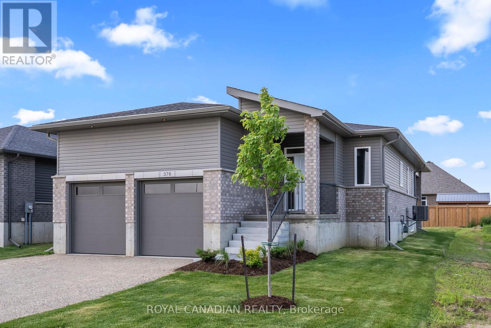 376 Hawthorne Street, Saugeen Shores, Ontario  N0H 2C3 - Photo 6 - X12451849