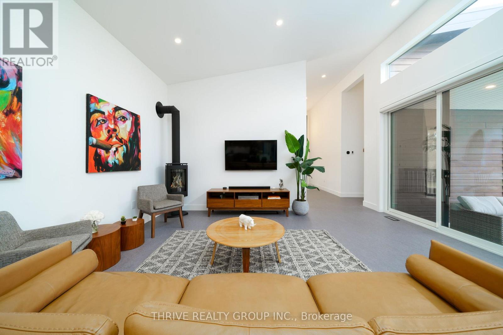 10107 Pinery Bluffs Road, Lambton Shores, Ontario  N0M 1T0 - Photo 12 - X12598934