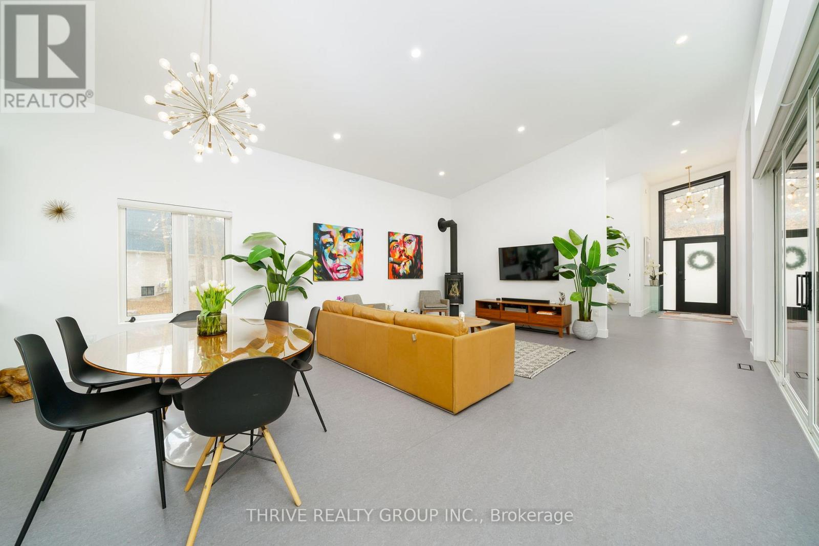 10107 Pinery Bluffs Road, Lambton Shores, Ontario  N0M 1T0 - Photo 13 - X12598934