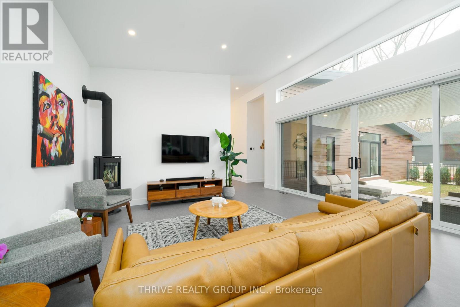 10107 Pinery Bluffs Road, Lambton Shores, Ontario  N0M 1T0 - Photo 14 - X12598934