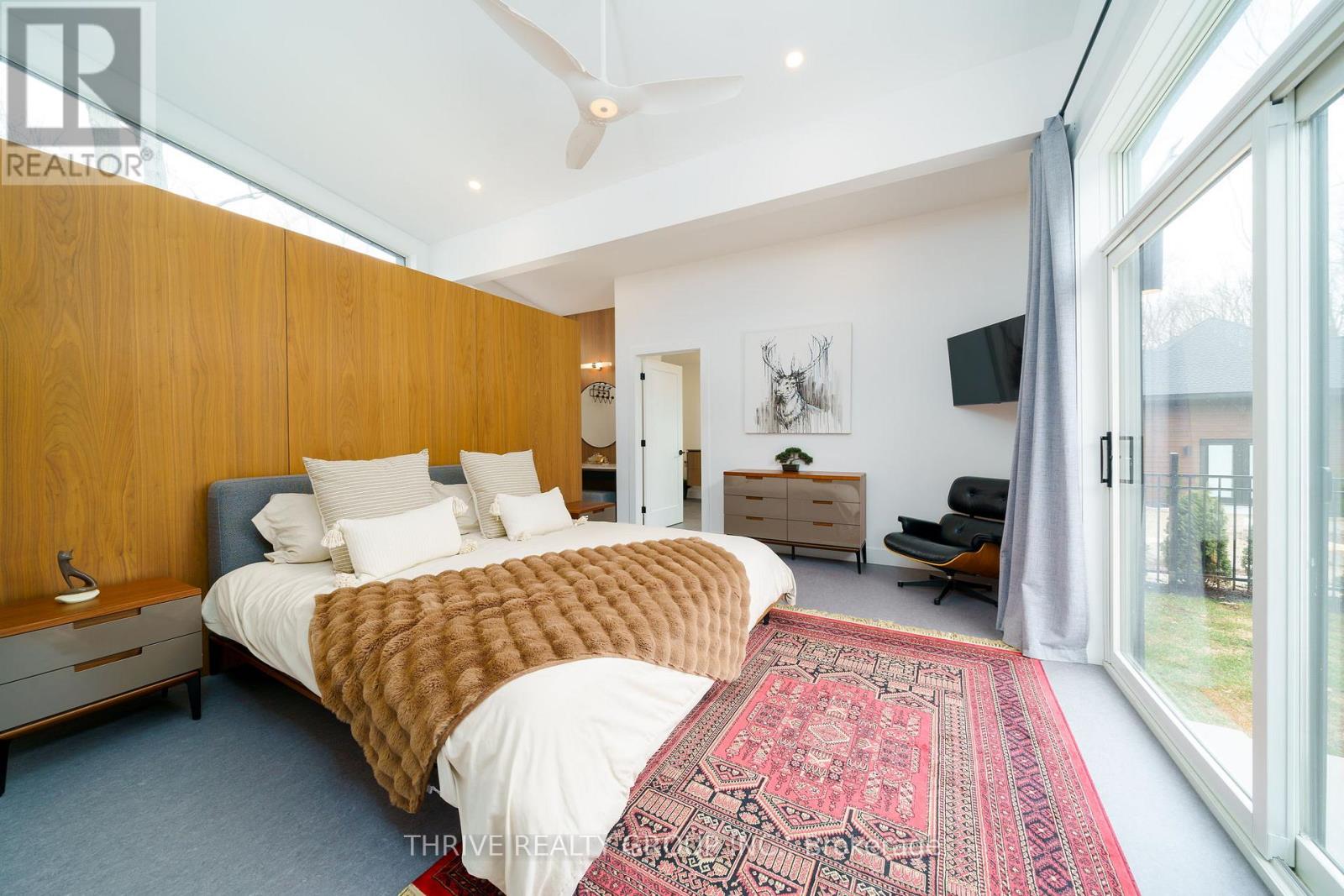 10107 Pinery Bluffs Road, Lambton Shores, Ontario  N0M 1T0 - Photo 18 - X12598934