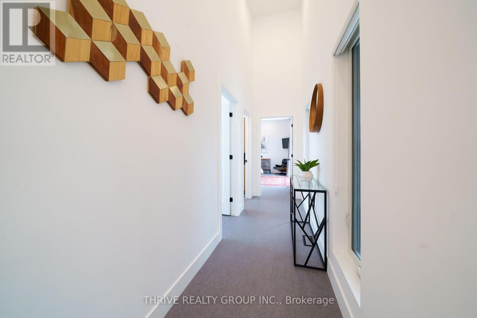 10107 Pinery Bluffs Road, Lambton Shores, Ontario  N0M 1T0 - Photo 22 - X12598934