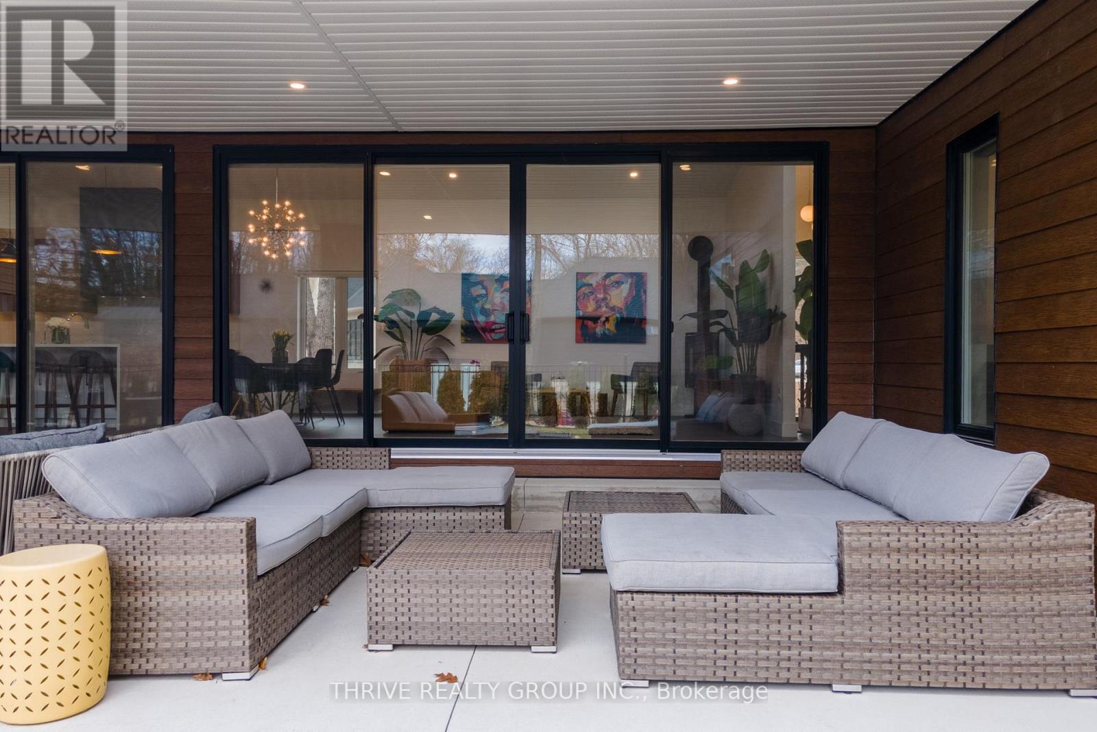 10107 Pinery Bluffs Road, Lambton Shores, Ontario  N0M 1T0 - Photo 39 - X12598934