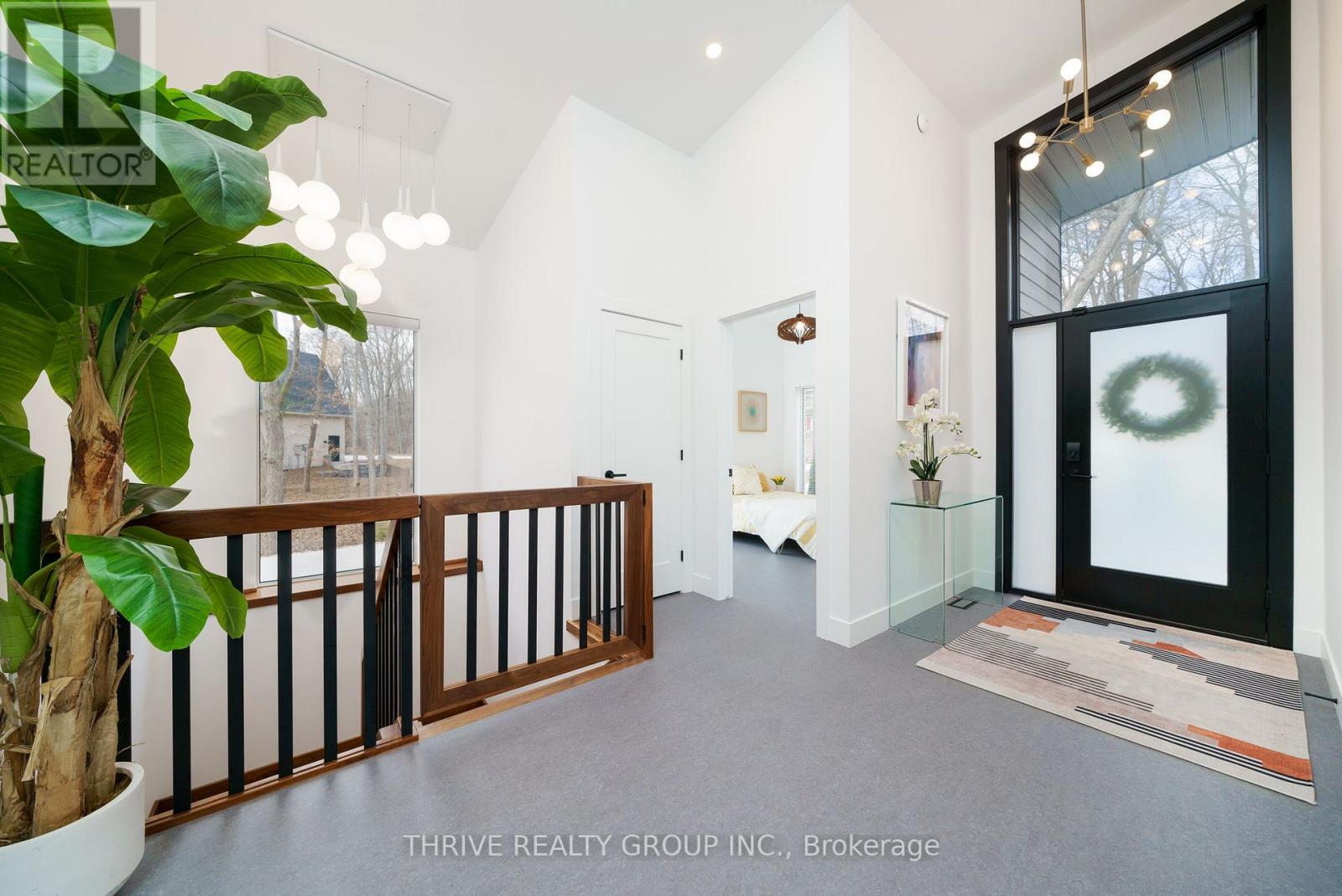 10107 Pinery Bluffs Road, Lambton Shores, Ontario  N0M 1T0 - Photo 7 - X12598934