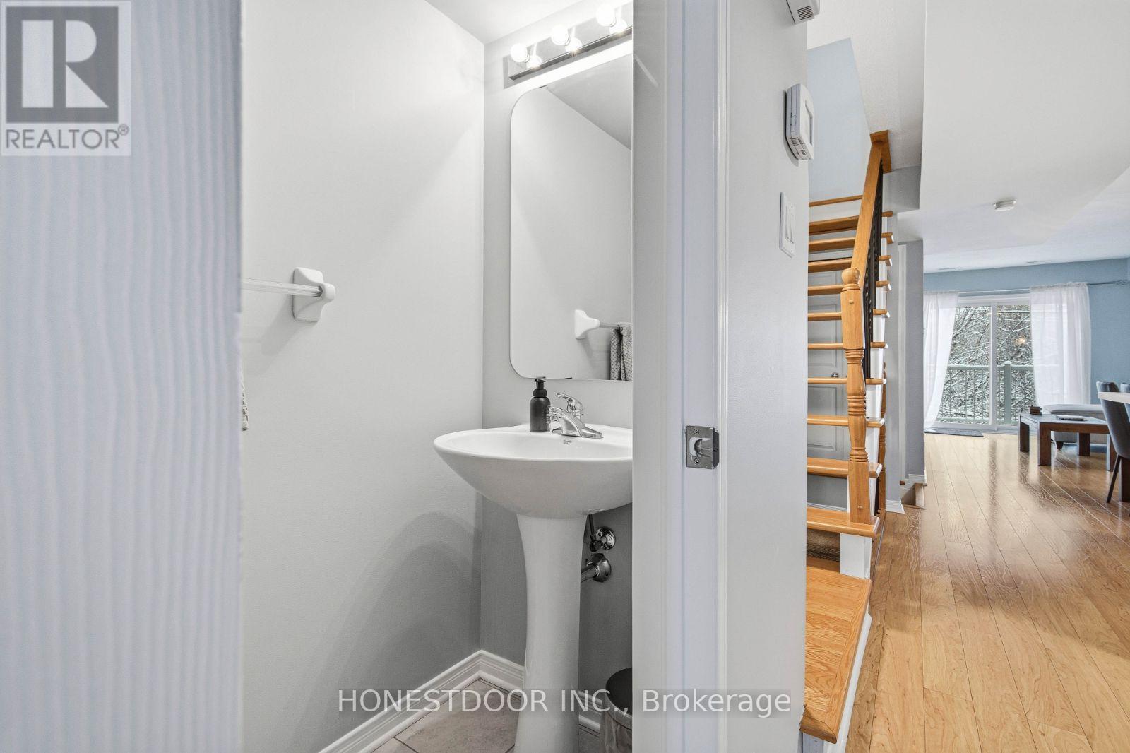 81 Strathaven Private, Ottawa, Ontario  K1J 1K7 - Photo 14 - X12598662