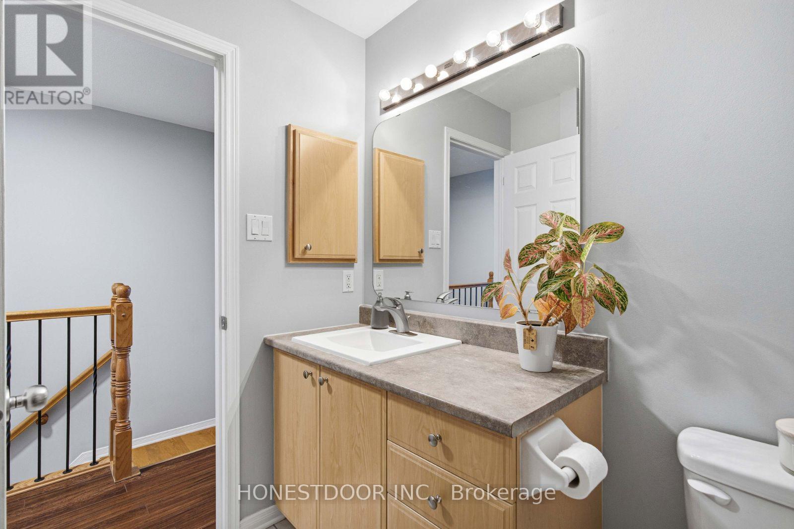 81 Strathaven Private, Ottawa, Ontario  K1J 1K7 - Photo 24 - X12598662